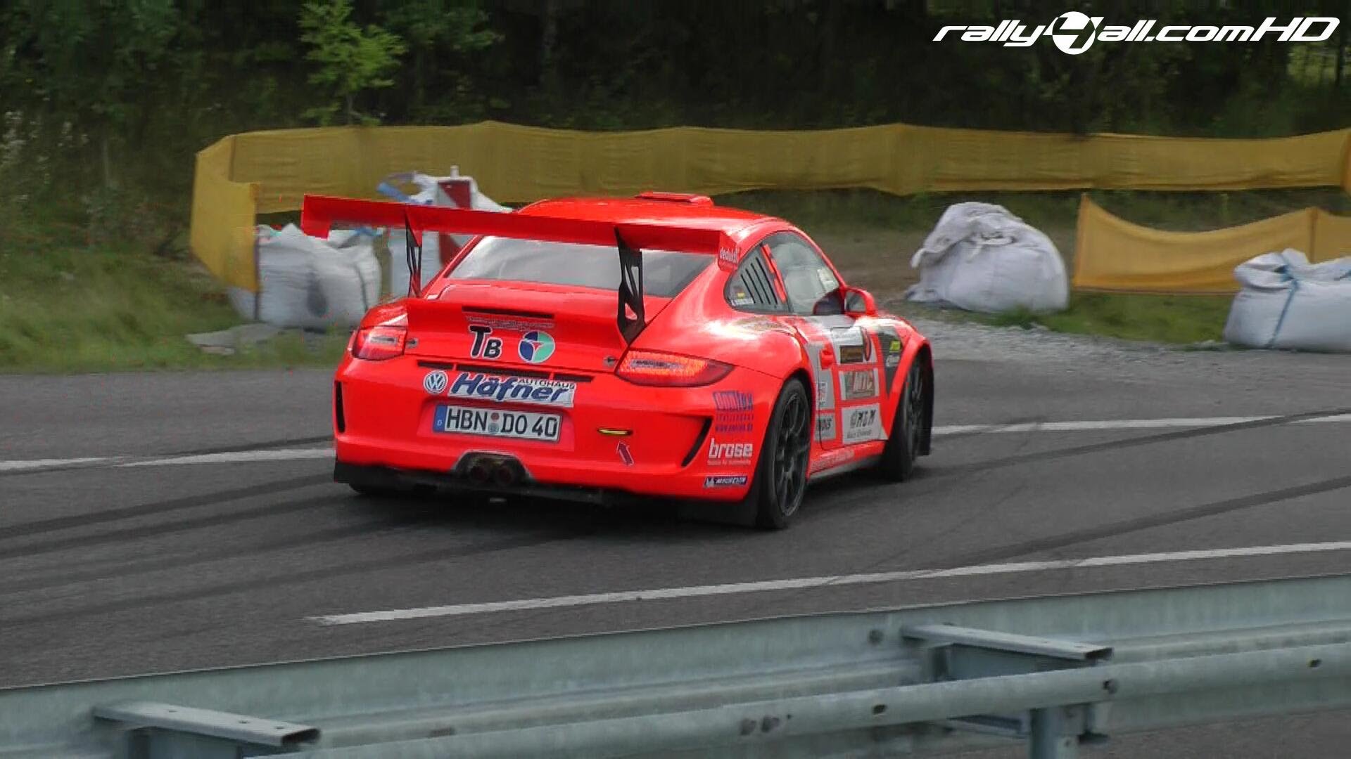 Porsche 911 GT3 RS En Action à Fond En Mode Rallye